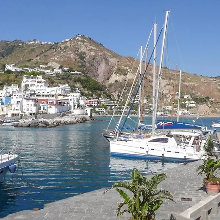 Cozy In Forio Na With House Sea View Tatil Evi Forio di Ischia